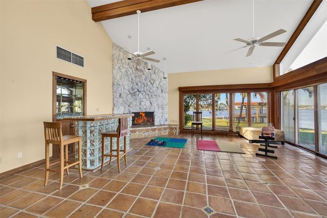 1276 37TH AVENUE NE, St Petersburg, FL 33704