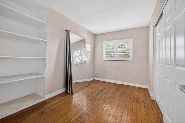1276 37TH AVENUE NE, St Petersburg, FL 33704