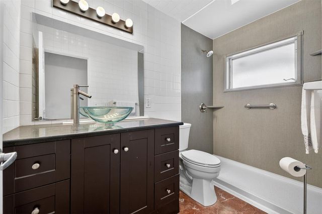 1276 37TH AVENUE NE, St Petersburg, FL 33704
