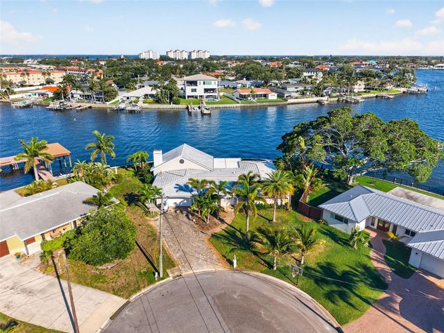 1276 37TH AVENUE NE, St Petersburg, FL 33704