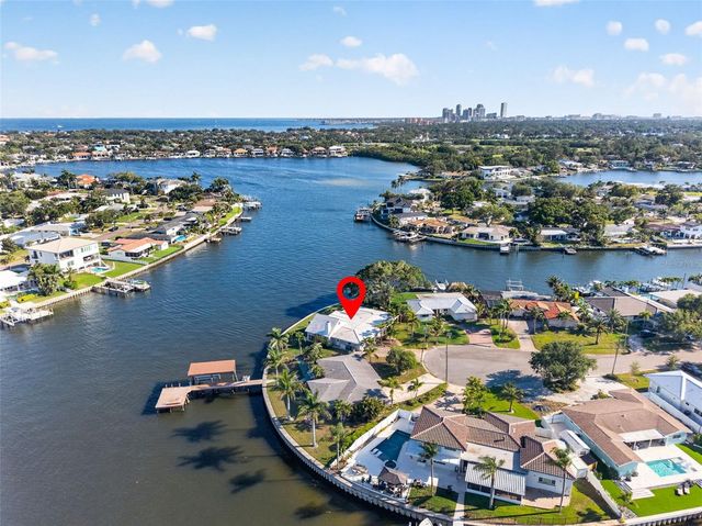 1276 37TH AVENUE NE, St Petersburg, FL 33704