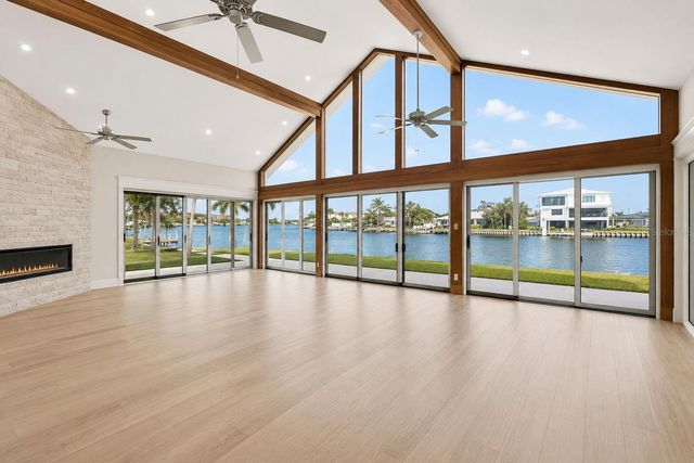 1276 37TH AVENUE NE, St Petersburg, FL 33704