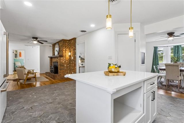 4744 Sunray AVE, Chesapeake, VA 23321