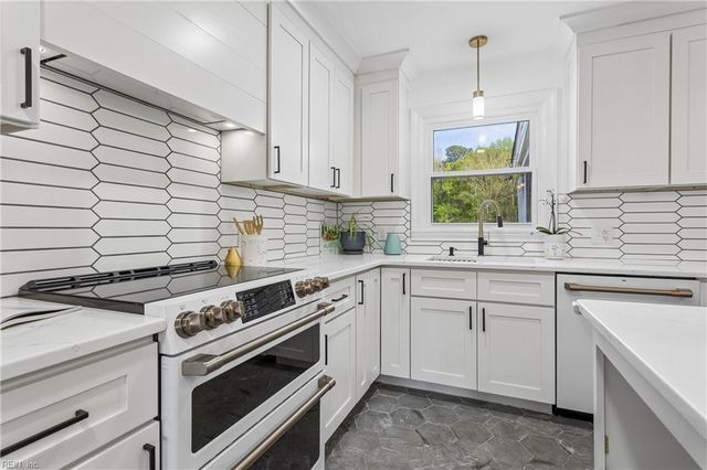 4744 Sunray AVE, Chesapeake, VA 23321