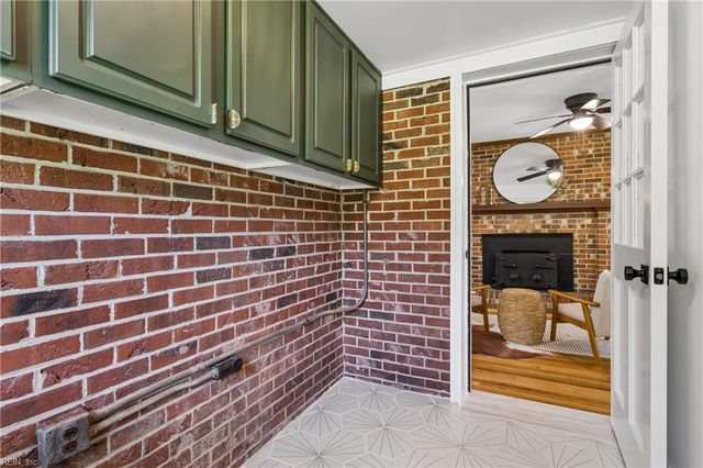 4744 Sunray AVE, Chesapeake, VA 23321