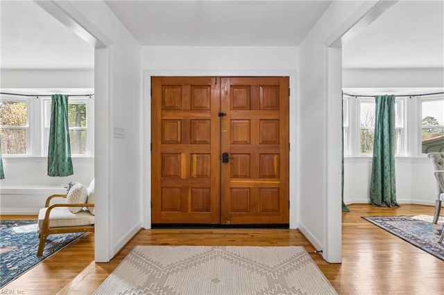 4744 Sunray AVE, Chesapeake, VA 23321