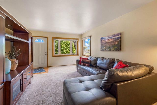 3671 E Whittaker AVENUE, Cudahy, WI 53110
