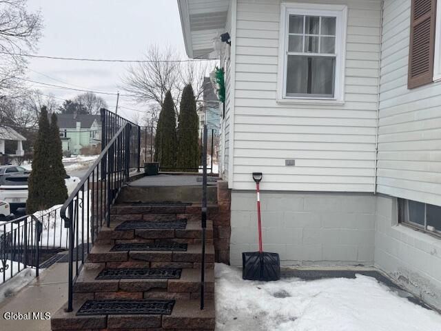 35 Excelsior Avenue, Troy, NY 12180