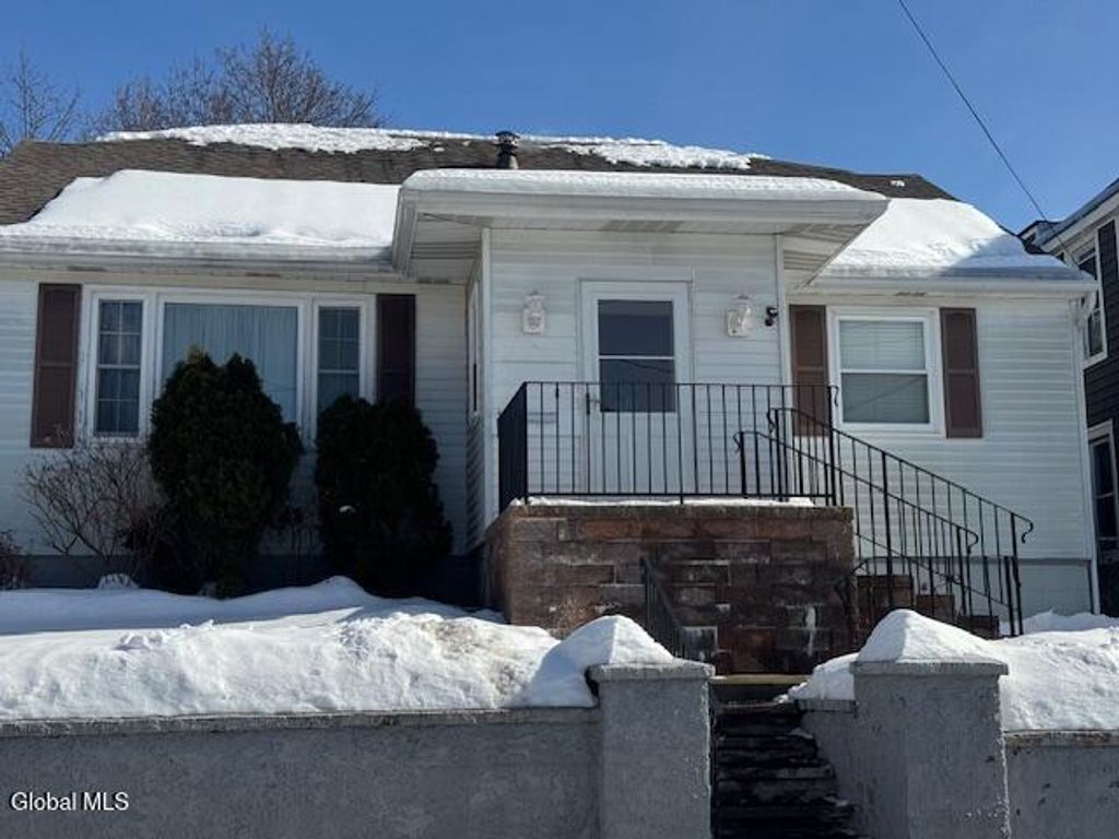 35 Excelsior Avenue, Troy, NY 12180