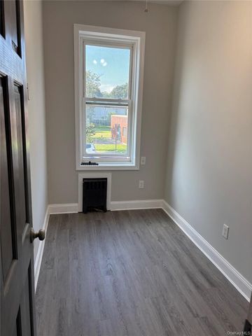 19314 S Jamaica Avenue 3rd floor, Hollis, NY 11423