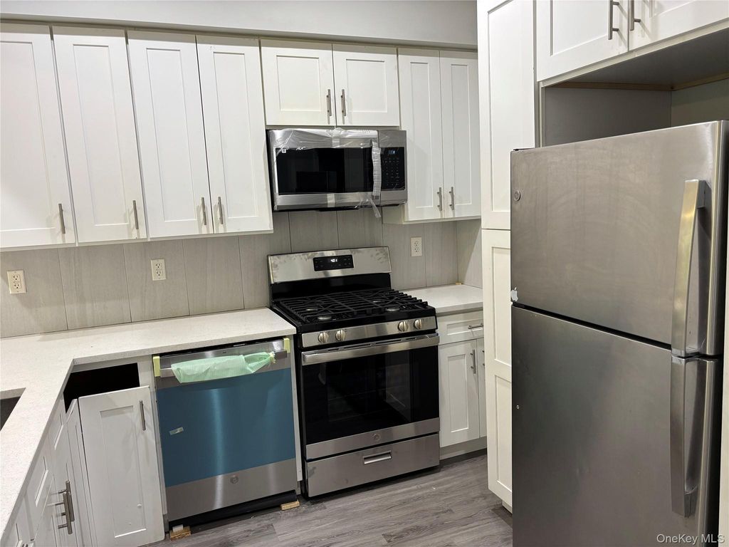 19314 S Jamaica Avenue 3rd floor, Hollis, NY 11423