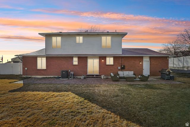 12161 S SPRING RIDGE CIR, Sandy, UT 84094