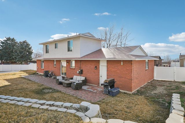 12161 S SPRING RIDGE CIR, Sandy, UT 84094