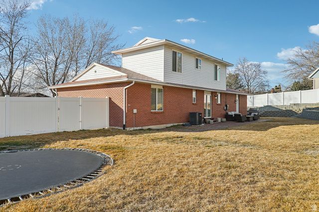 12161 S SPRING RIDGE CIR, Sandy, UT 84094