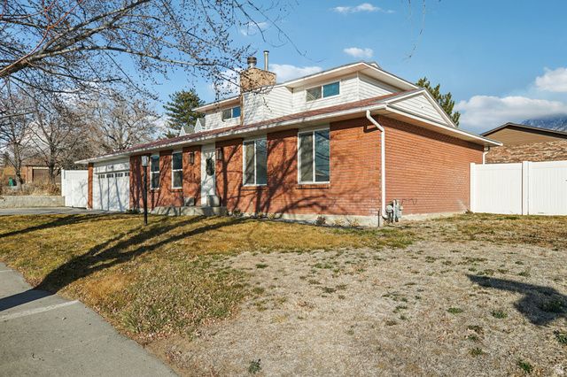 12161 S SPRING RIDGE CIR, Sandy, UT 84094