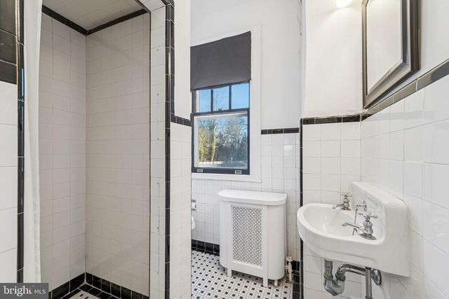 1221 CHURCH RD, Wyncote, PA 19095