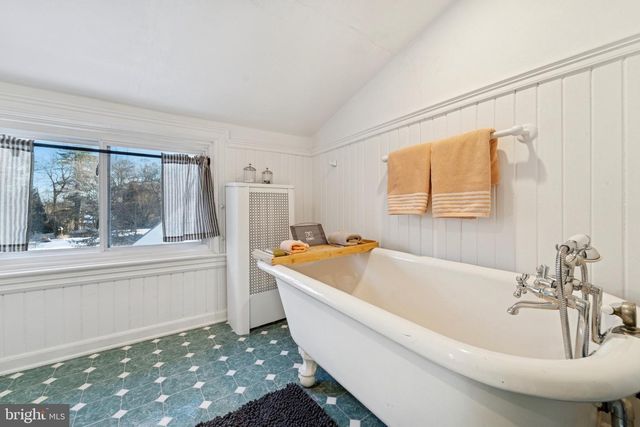 1221 CHURCH RD, Wyncote, PA 19095