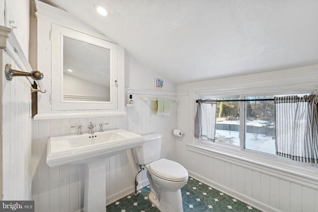 1221 CHURCH RD, Wyncote, PA 19095