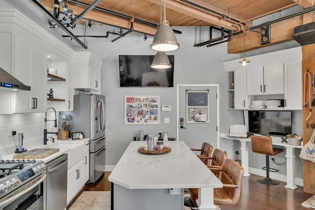 43 Charlton B-108, Everett, MA 02149