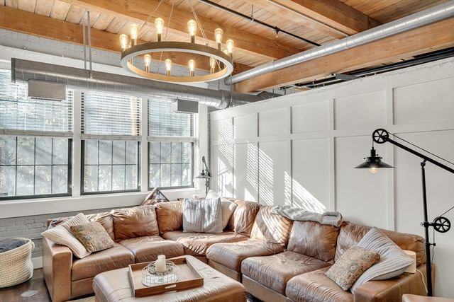 43 Charlton B-108, Everett, MA 02149