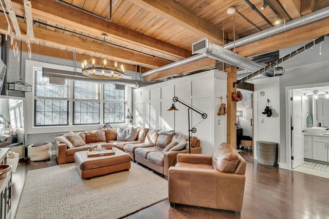 43 Charlton B-108, Everett, MA 02149