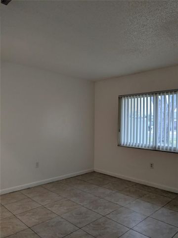 8304 N GOMEZ AVENUE N, Tampa, FL 33614