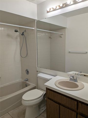 8304 N GOMEZ AVENUE N, Tampa, FL 33614