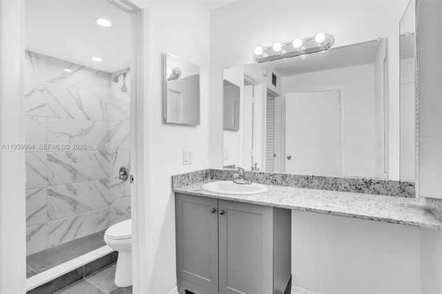 4211 NW 19th St 194, Lauderhill, FL 33313