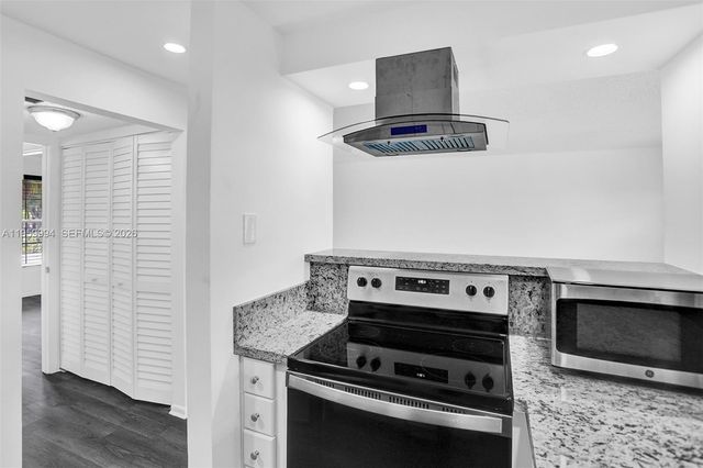 4211 NW 19th St 194, Lauderhill, FL 33313