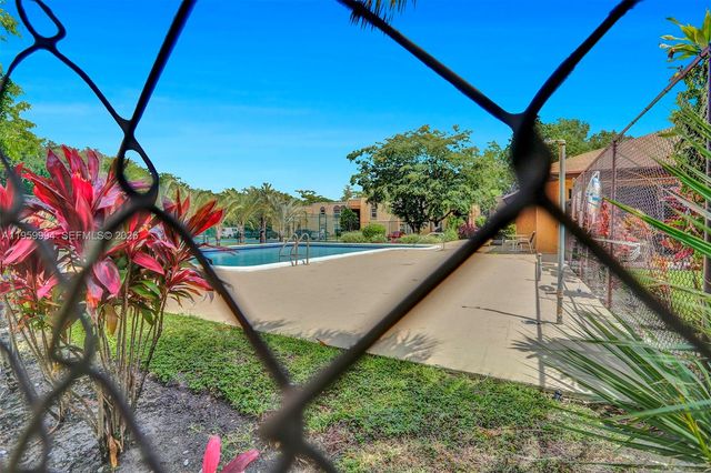 4211 NW 19th St 194, Lauderhill, FL 33313