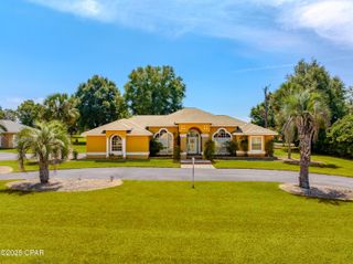 5239 Oak Drive, Marianna, FL 32446