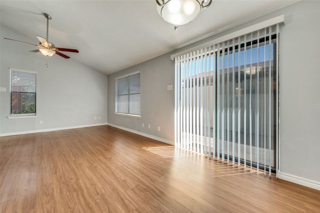 2240 Tarpley Road 32, Carrollton, TX 75006