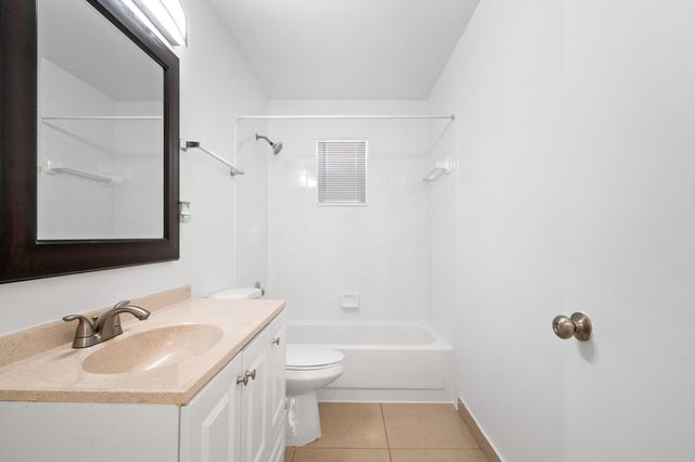 818 NE 14th Place 2, Fort Lauderdale, FL 33304