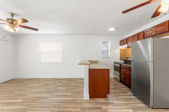 818 NE 14th Place 2, Fort Lauderdale, FL 33304