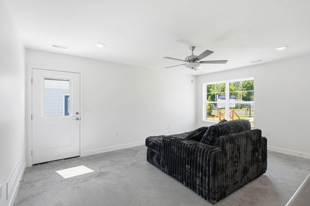 602 N PROVIDENCE RD 100, Columbia, MO 65203