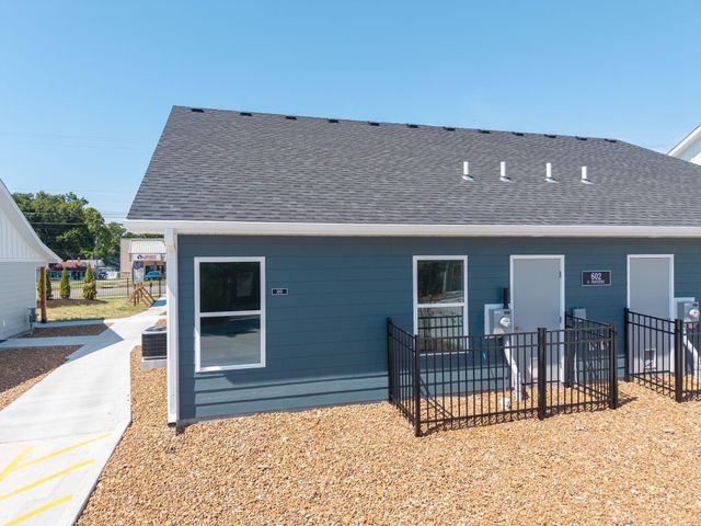 602 N PROVIDENCE RD 100, Columbia, MO 65203