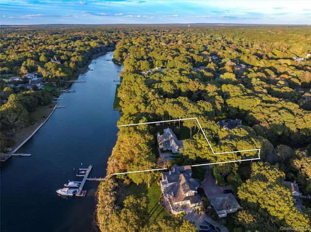 8 Fish Creek Lane, Remsenburg, NY 11960