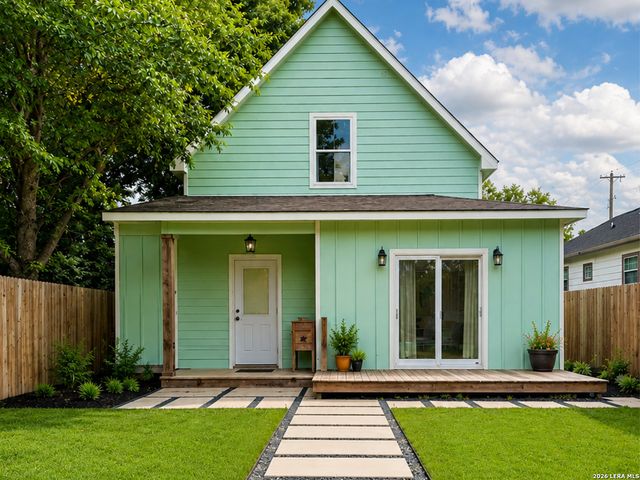 623 Saint Charles, San Antonio, TX 78202
