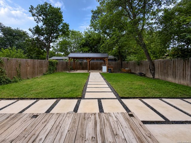 623 Saint Charles, San Antonio, TX 78202