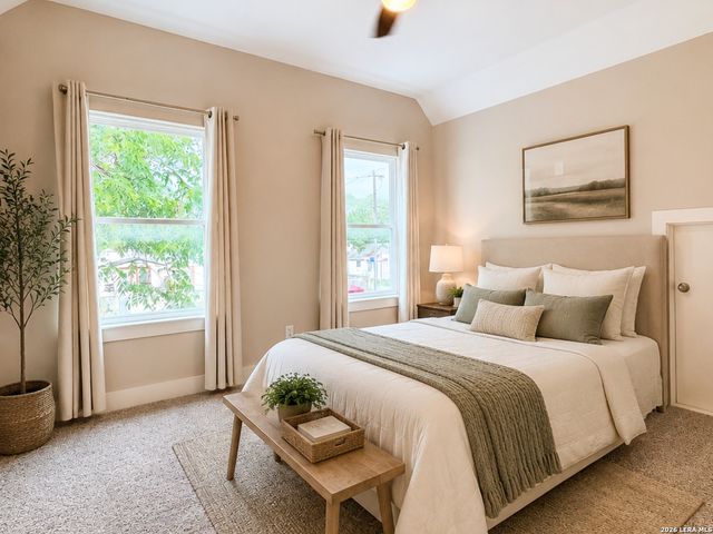 623 Saint Charles, San Antonio, TX 78202