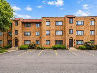 228 E Rimini Court 2B, Palatine, IL 60067