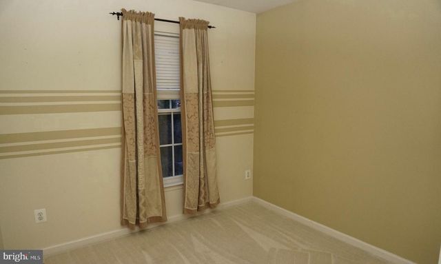 1469 FAWN HOLLOW LN, Woodbridge, VA 22191