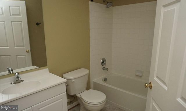 1469 FAWN HOLLOW LN, Woodbridge, VA 22191