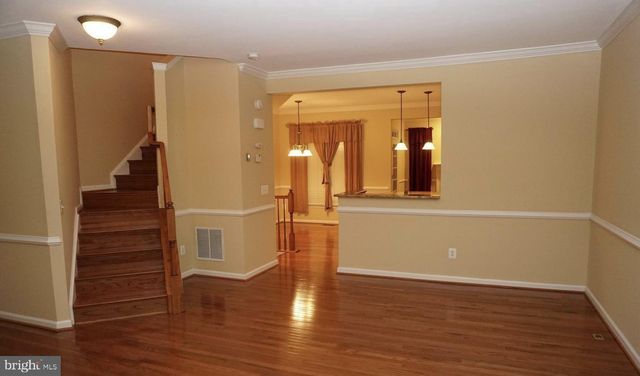 1469 FAWN HOLLOW LN, Woodbridge, VA 22191