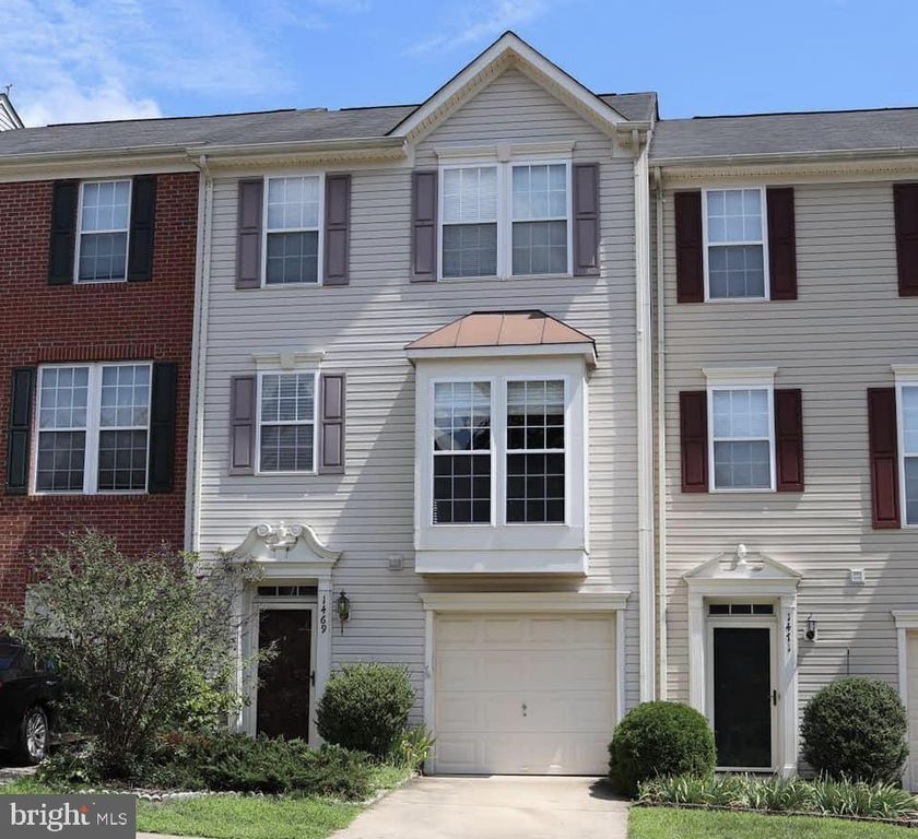 1469 FAWN HOLLOW LN, Woodbridge, VA 22191