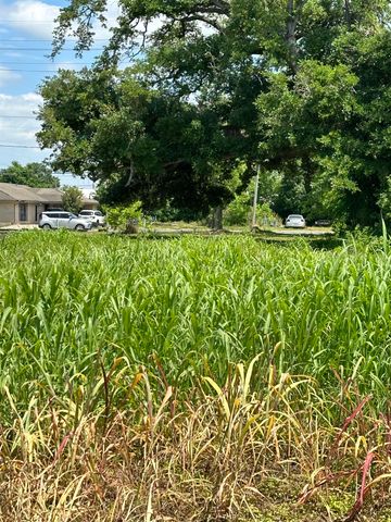 292 Grand Caillou Road, Houma, LA 70363