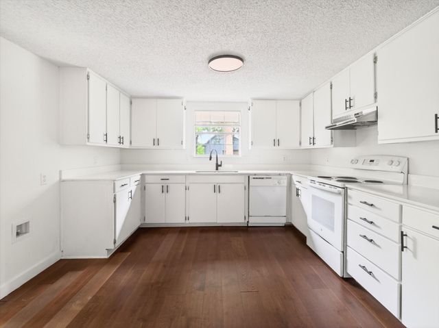 215 Folly Beach Drive B, Lake Dallas, TX 75065