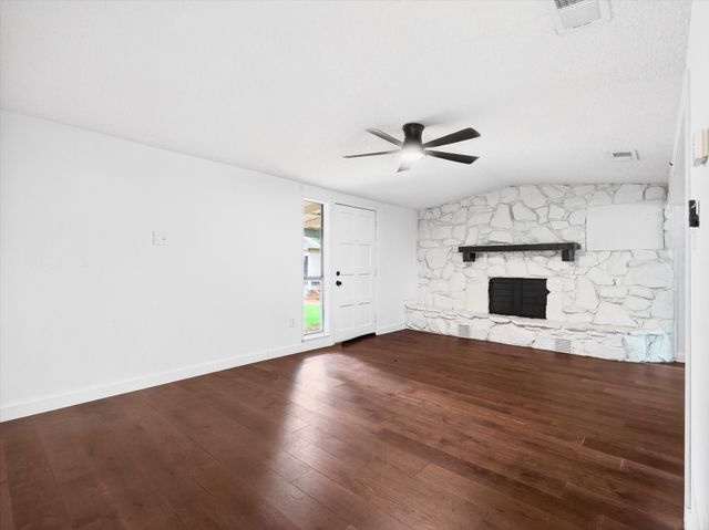 215 Folly Beach Drive B, Lake Dallas, TX 75065