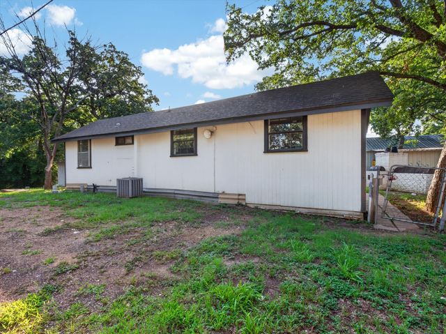 215 Folly Beach Drive B, Lake Dallas, TX 75065