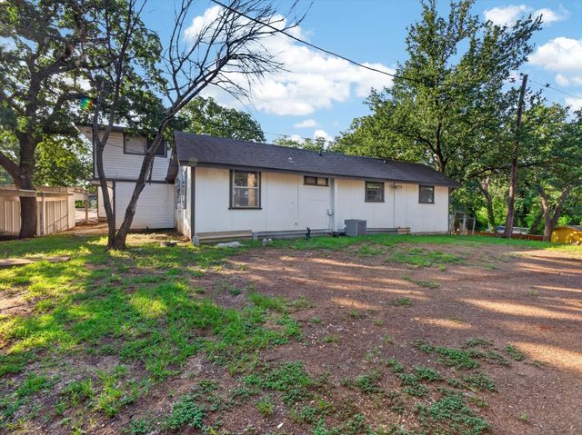215 Folly Beach Drive B, Lake Dallas, TX 75065